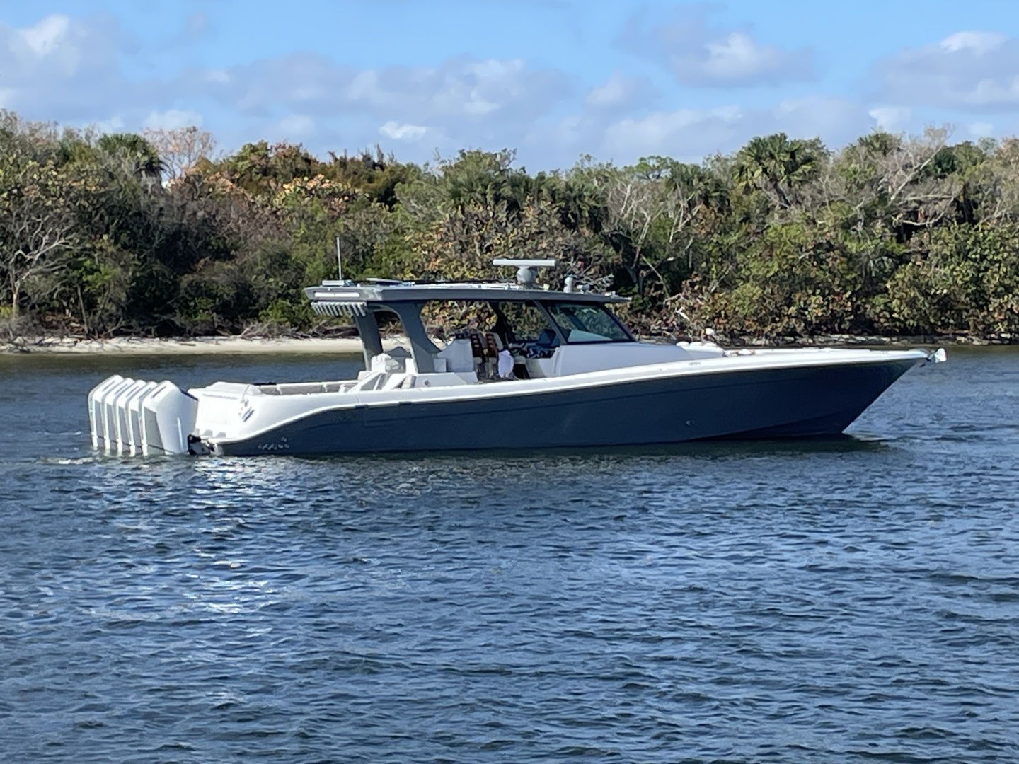 2025 HCB 56 Suenos - Image 5