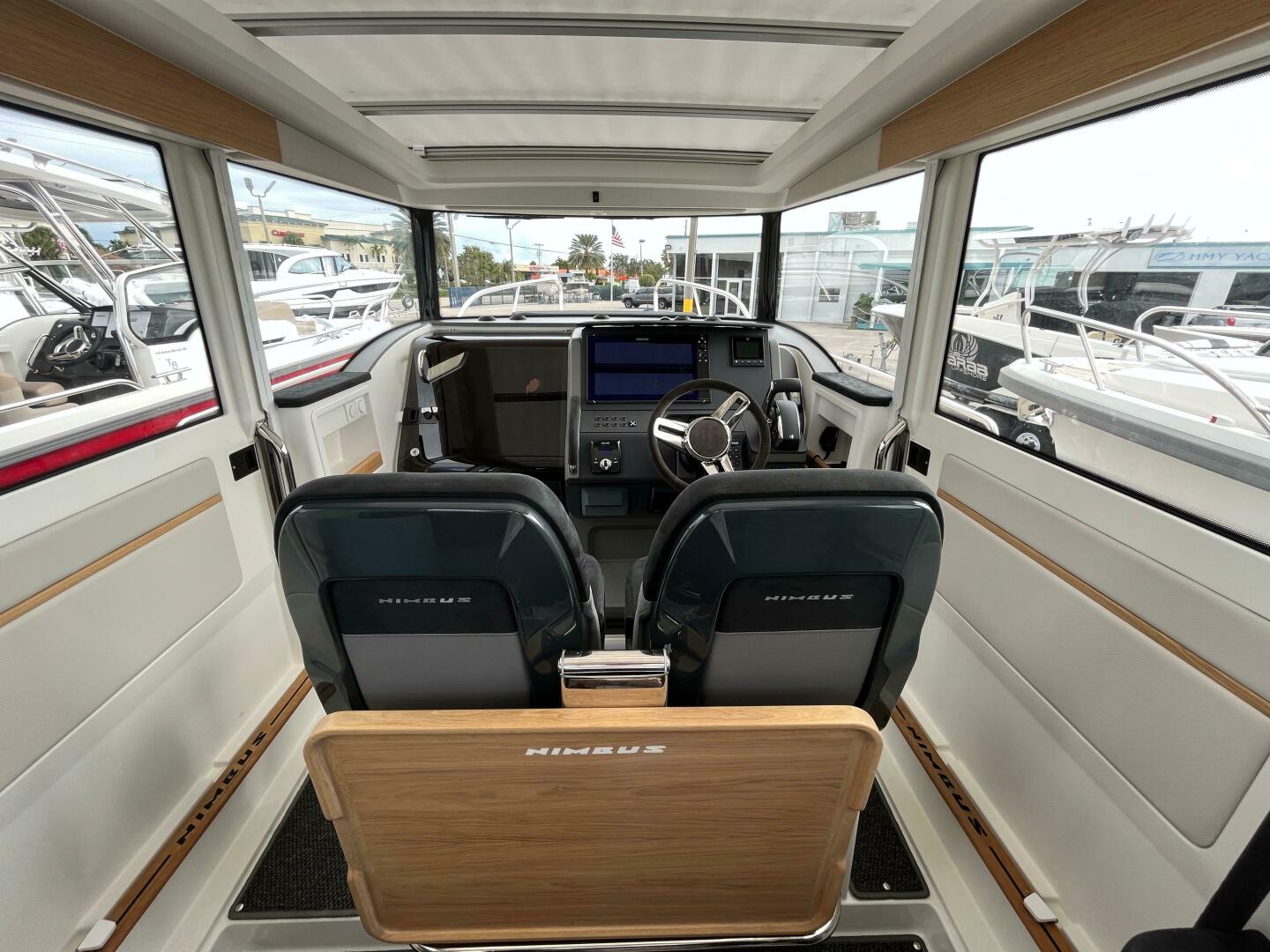2001 Cruisers Yachts 3470 - Image 6