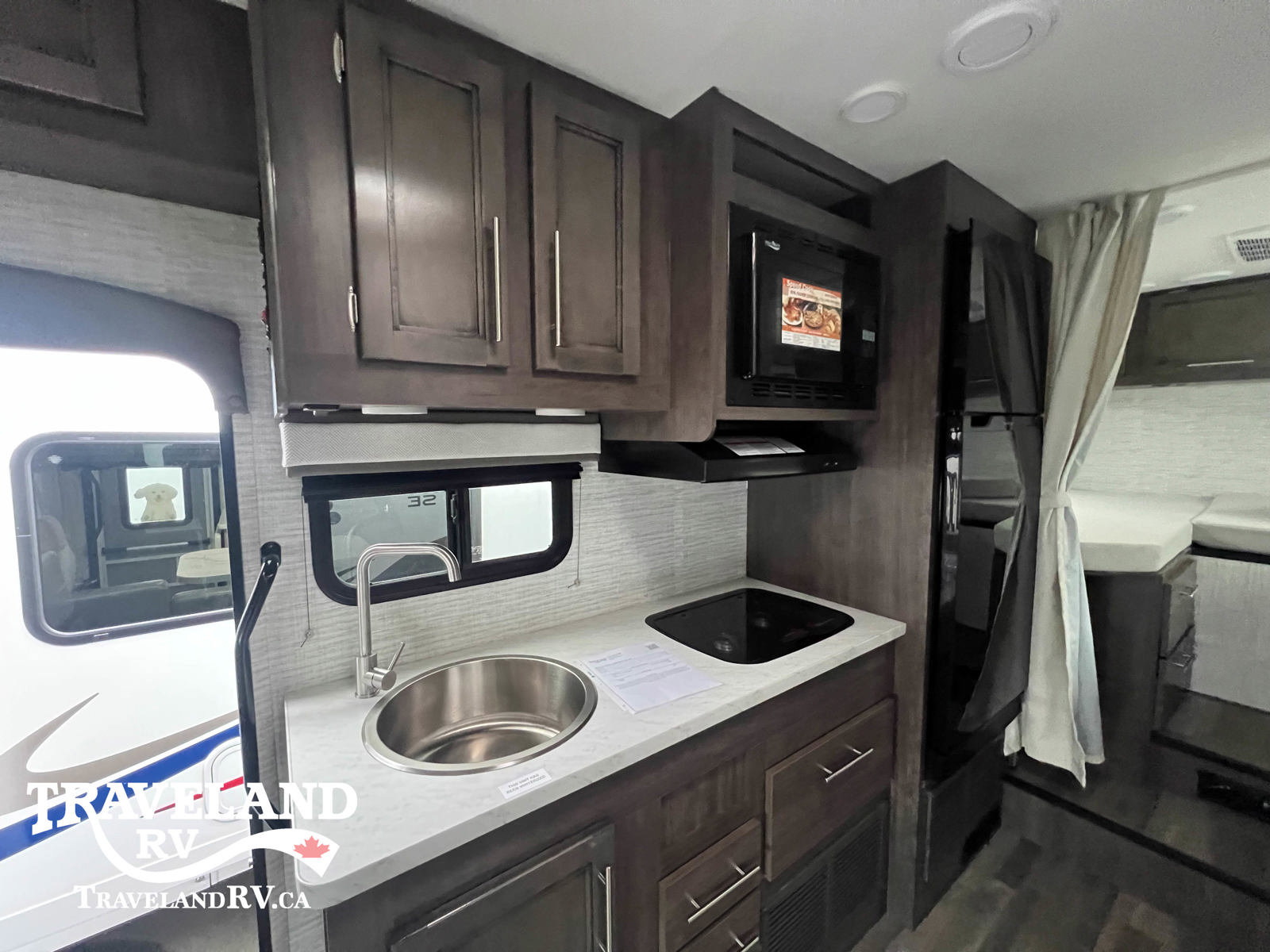 2025 Entegra Coach Odyssey SE 22T - Image 10