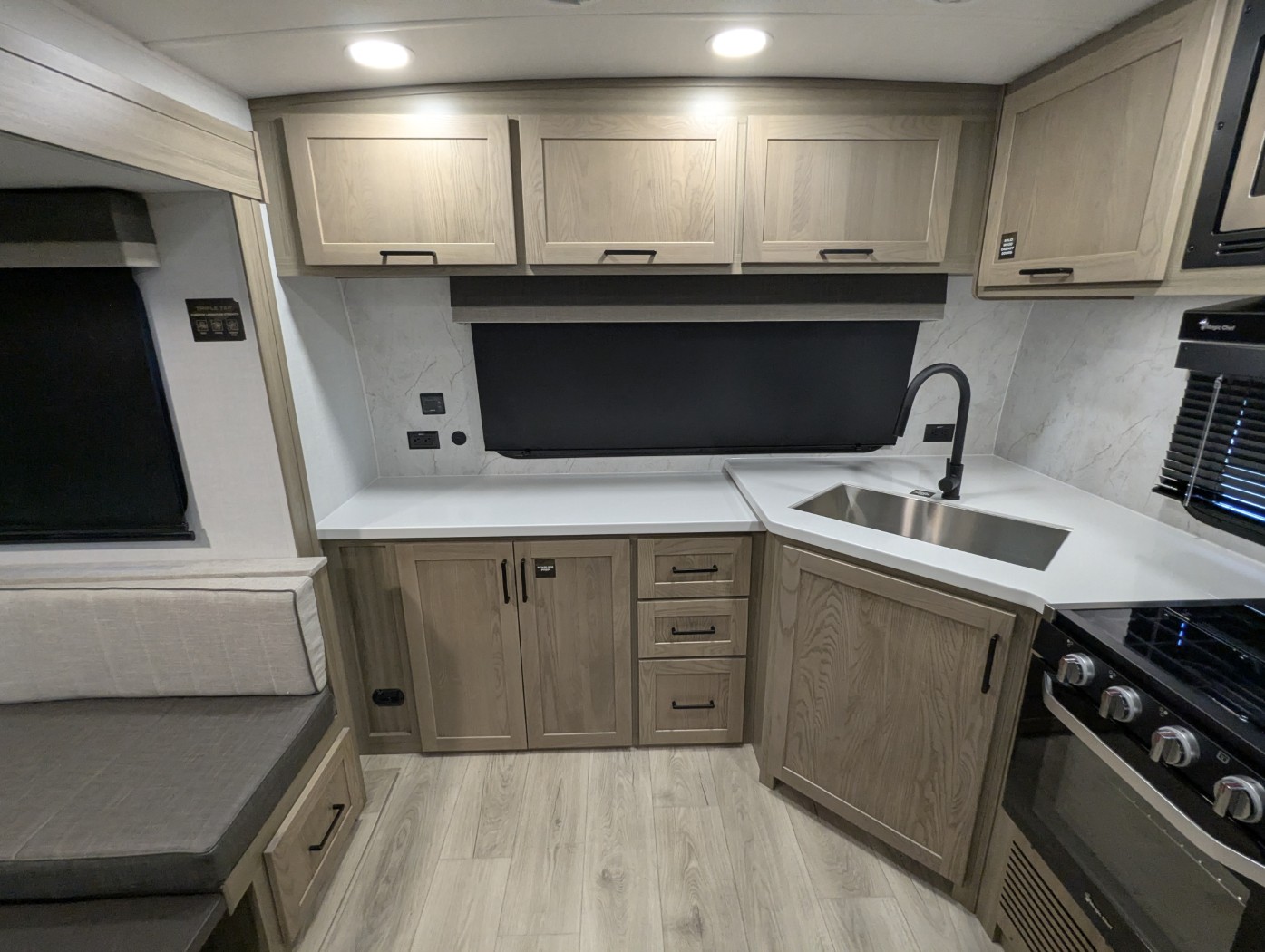 2027 Forest River Rockwood Ultra Lite 2608BS - Image 22