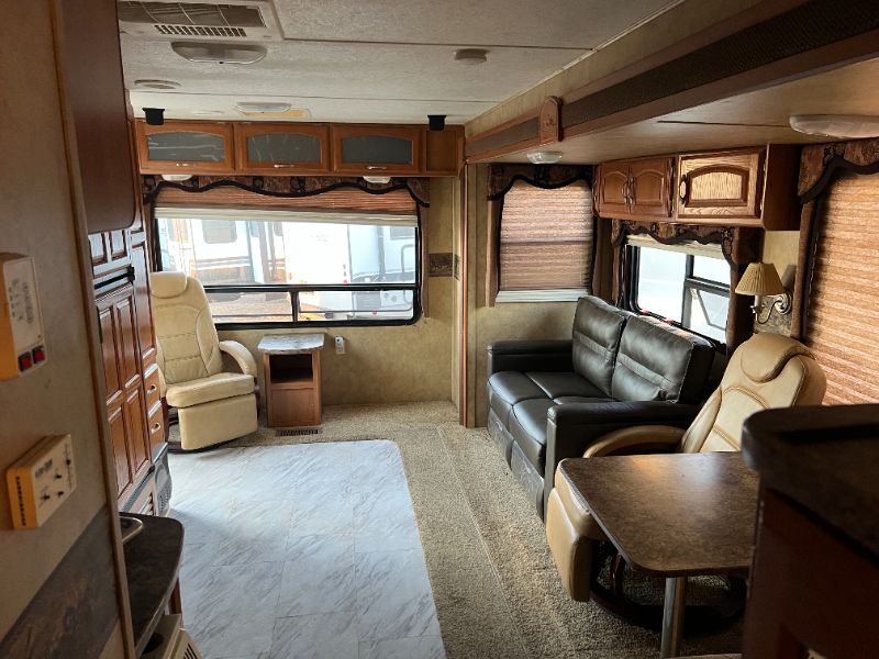 2008 Keystone Cougar 268RLS - Image 19