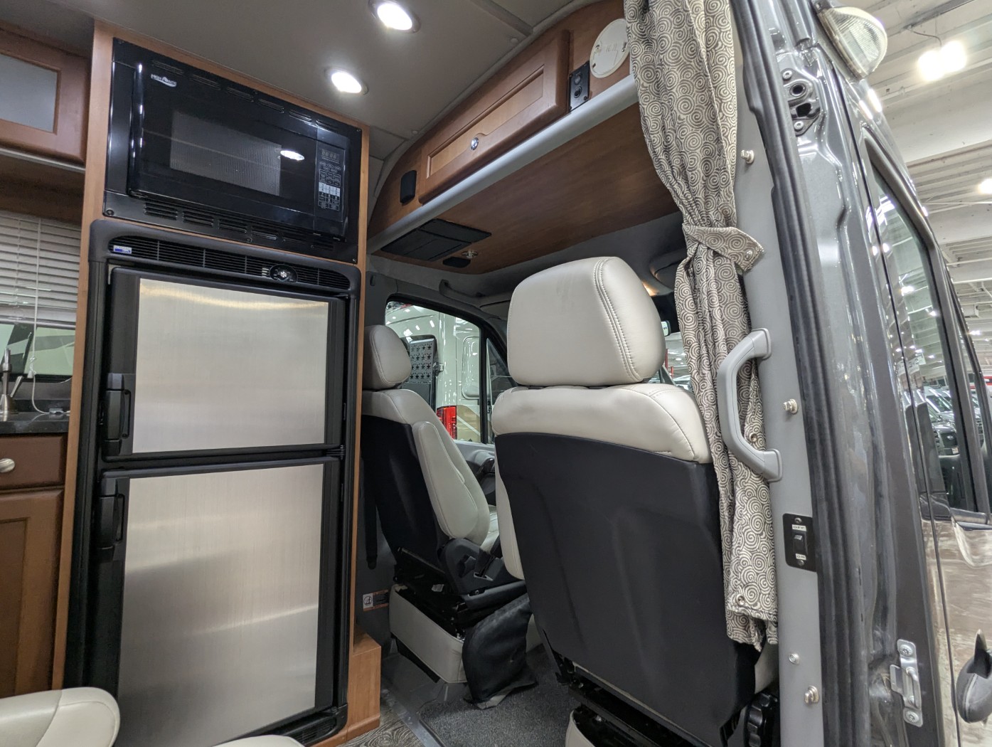 2016 Roadtrek CS Adventurous XL Edition - Image 12