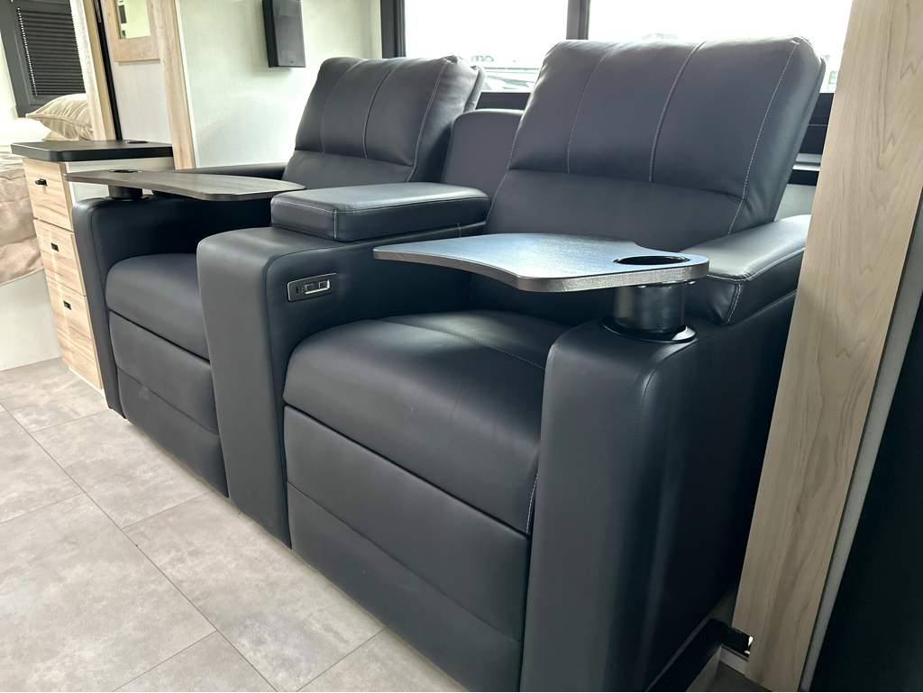 2027 JAYCO MELBOURNE PRESTIGE 25LP - Image 8