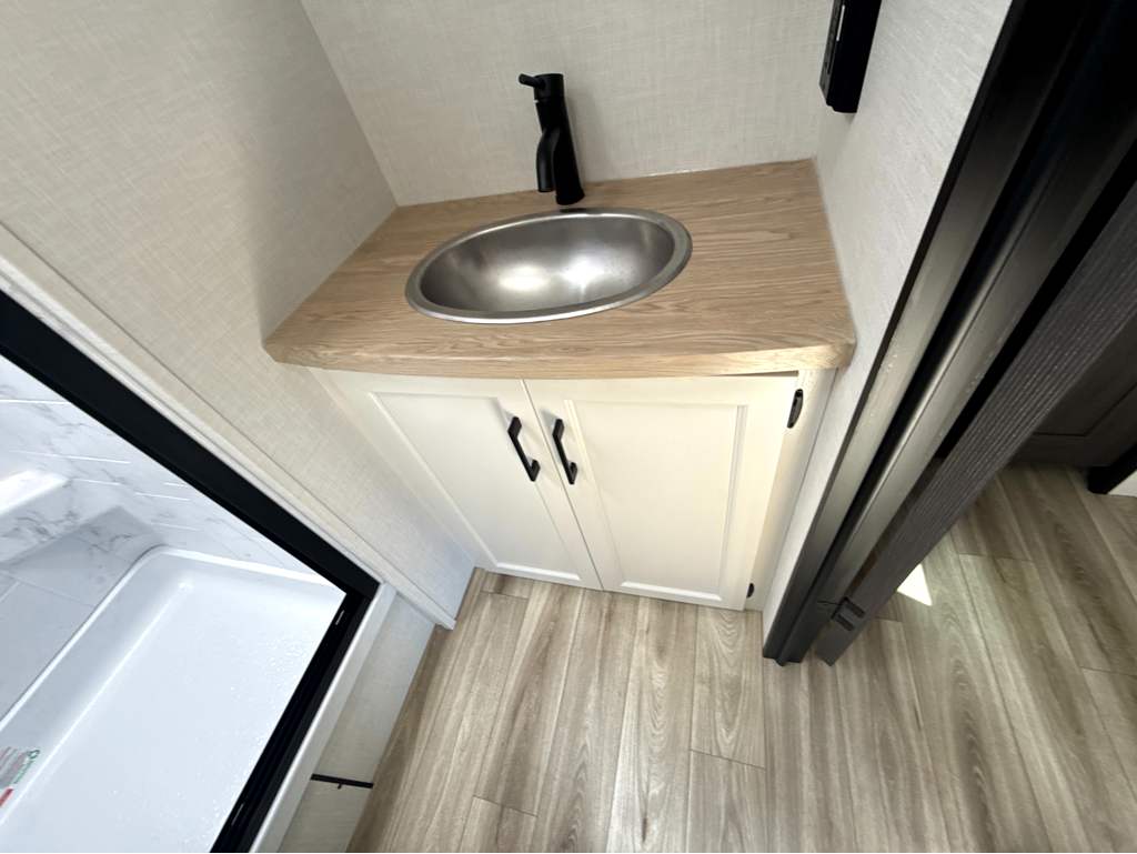 2027 VENTURE RV SPORTTREK 336VRK - Image 26