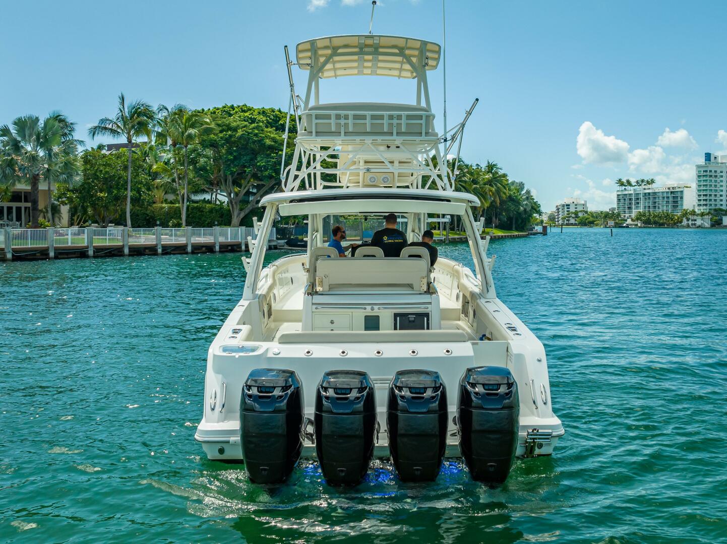 2016 Boston Whaler - Image 9