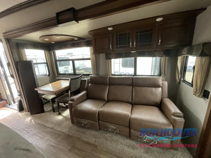 2018 KEYSTONE 3950BR - Image 23