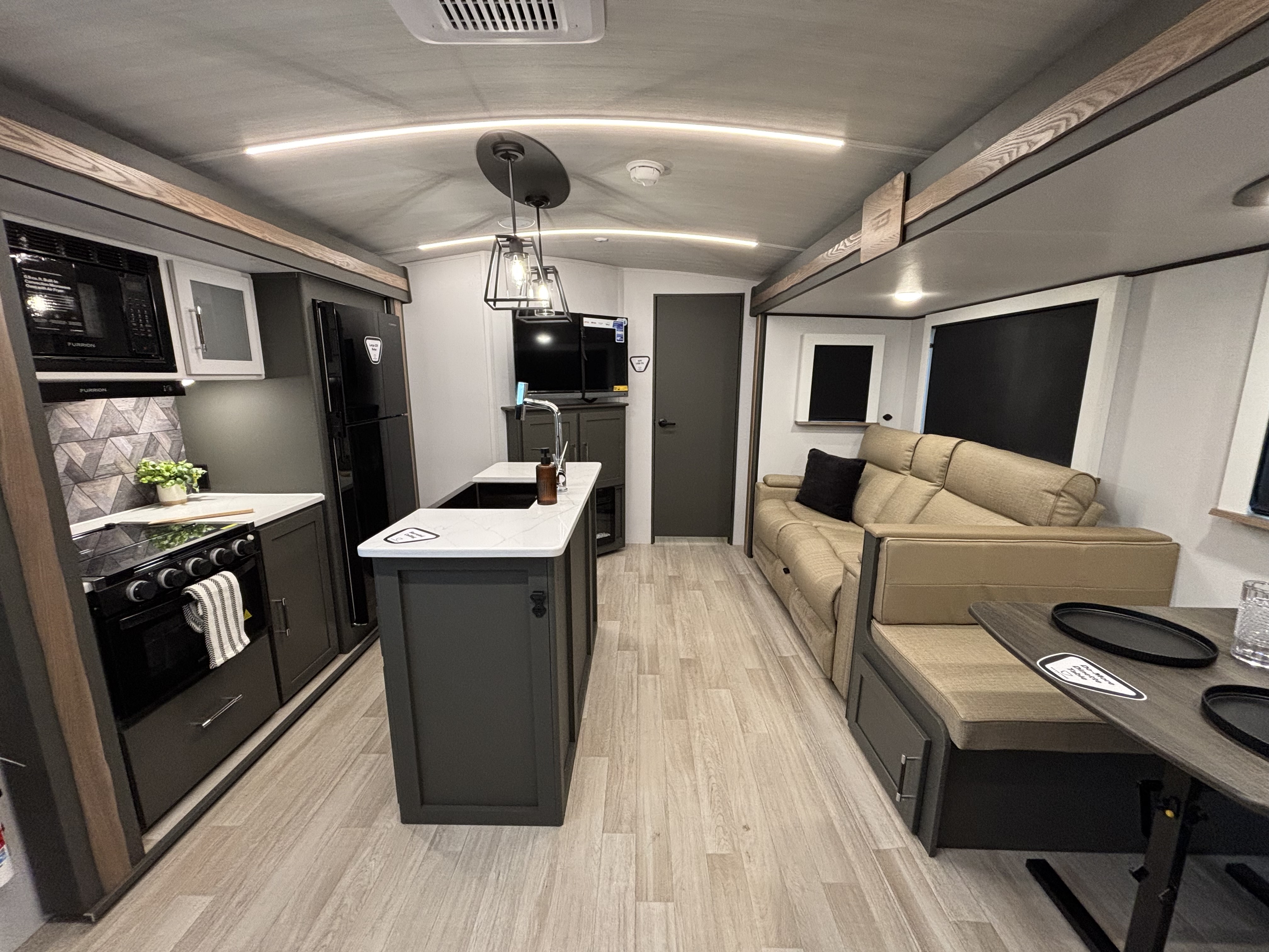 2026 Keystone Bullet Premium 330BKQ - Image 12