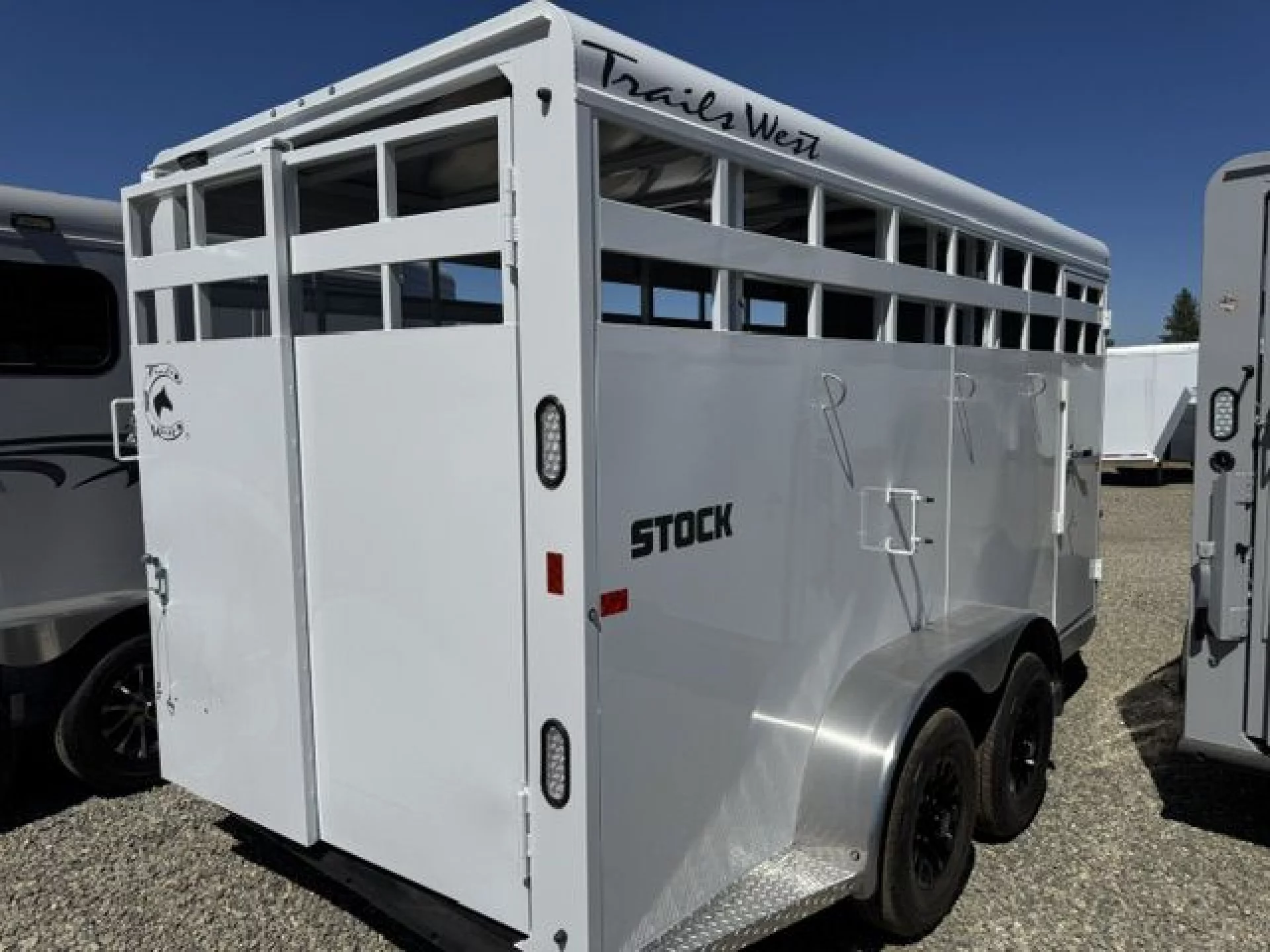 2027 TRAILS WEST ADVENTURE II 17' STOCK - Image 4
