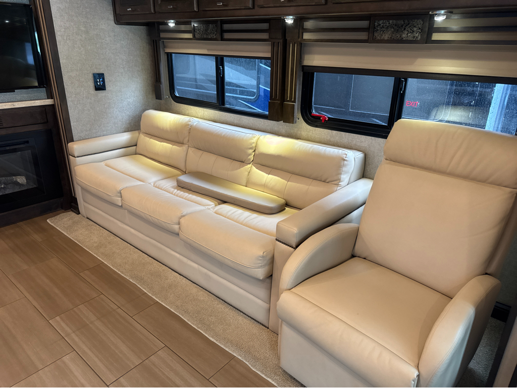 2018 TIFFIN ALLEGRO RED 33AA - Image 14