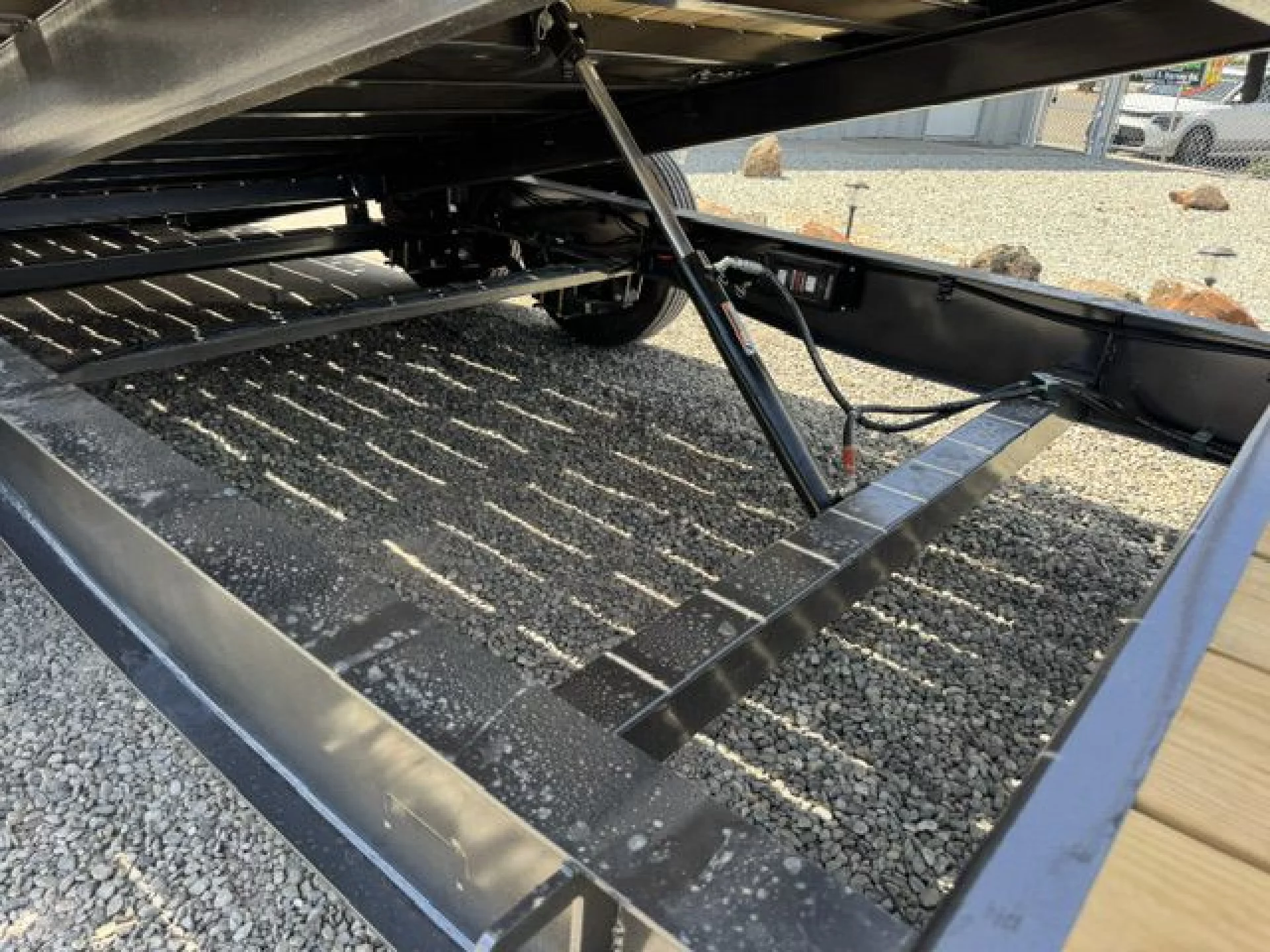 2027 DIAMOND C TRAILERS DIAMOND C HXD 208 L24X102 PR0 TILT - Image 15