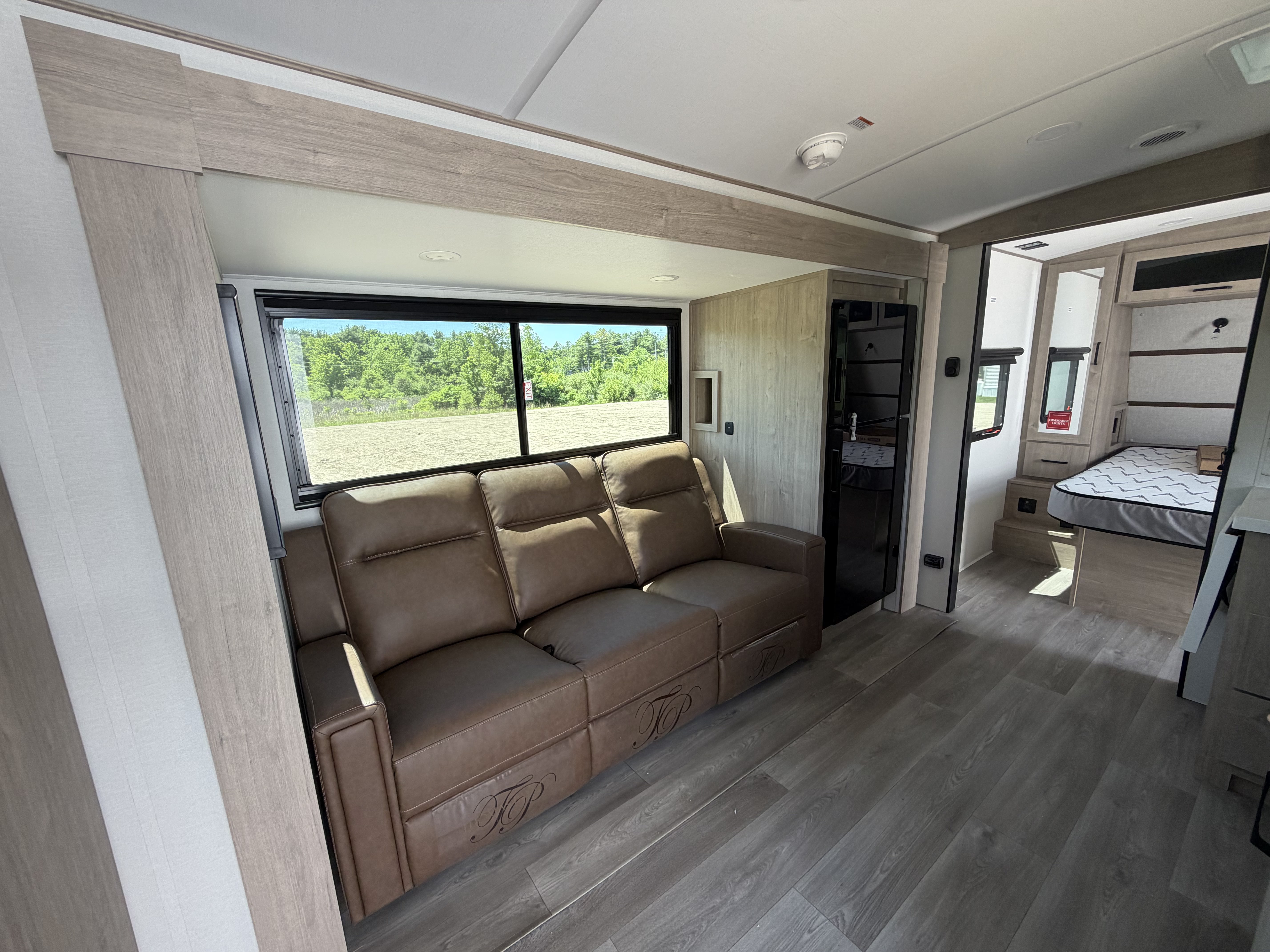 2027 Grand Design Imagine 2300MK - Image 7