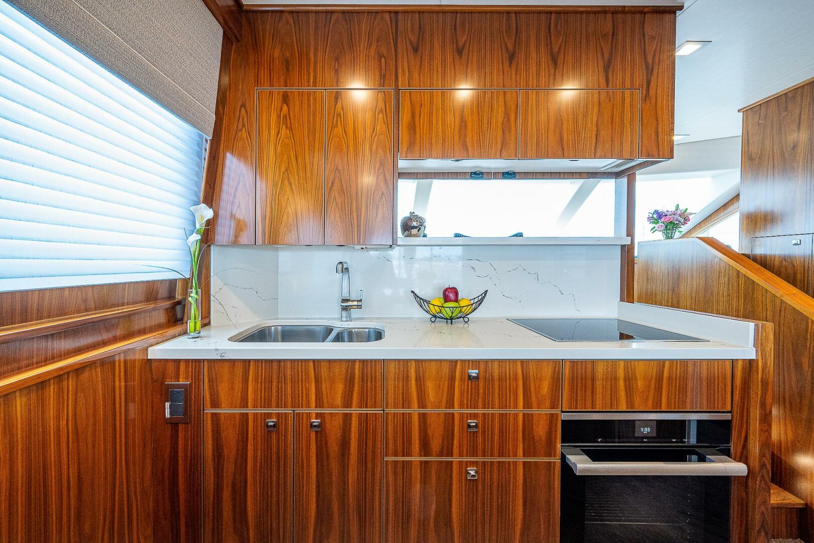 2017 Viking 75 Motoryacht - Image 7