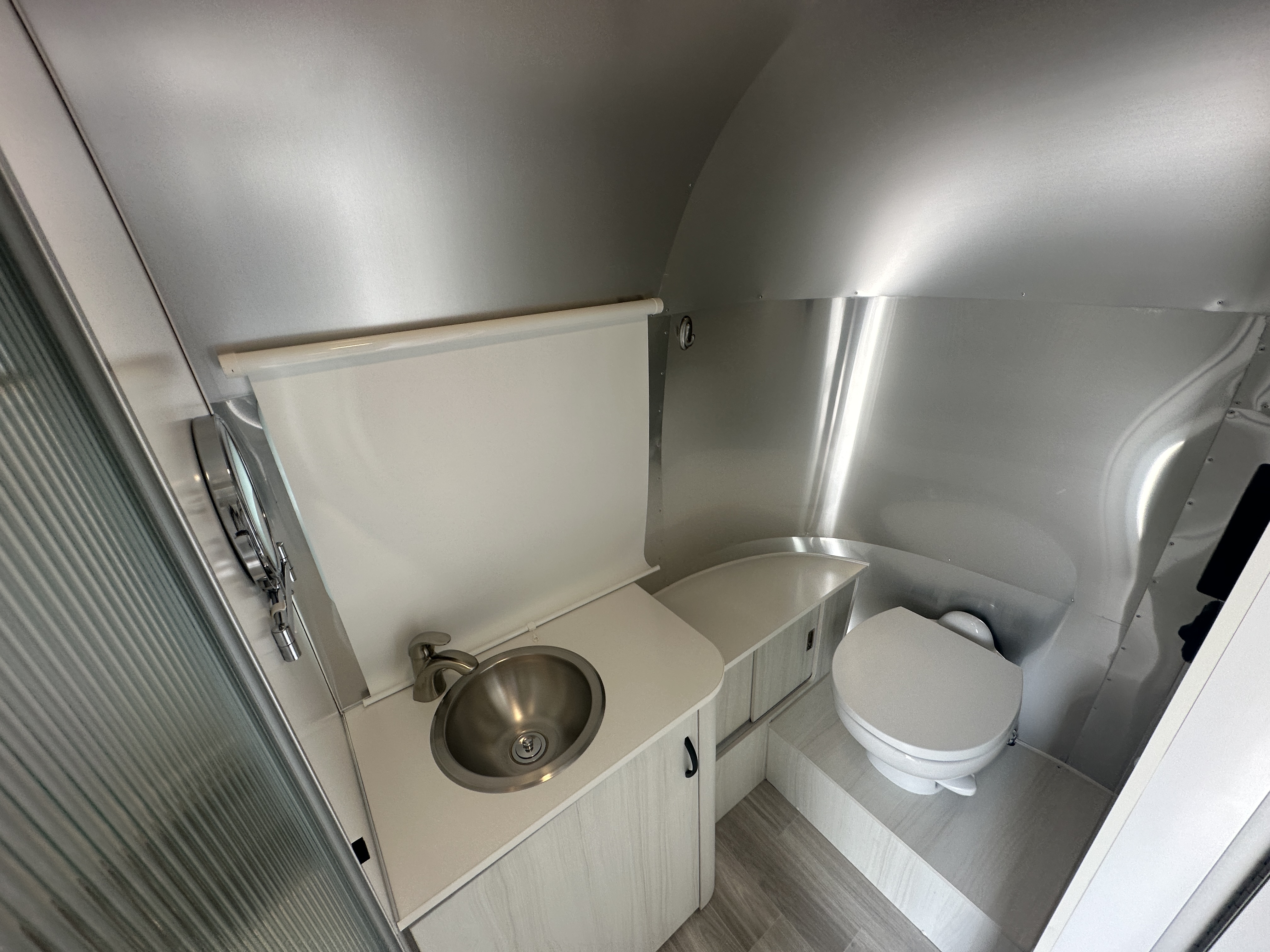2024 Airstream Bambi 22FB - Image 24