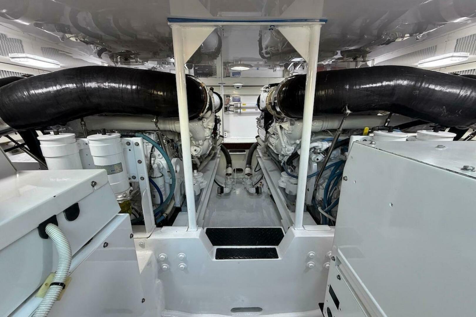 2004 Viking 56 Convertible - Image 31