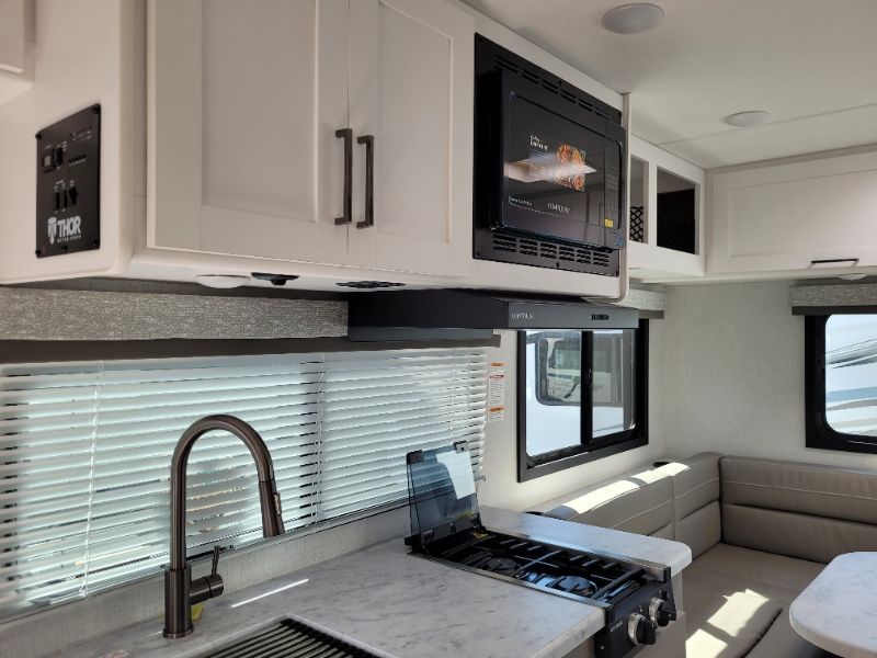 2026 Thor Motor Coach Four Winds Espec 19Z - Image 11