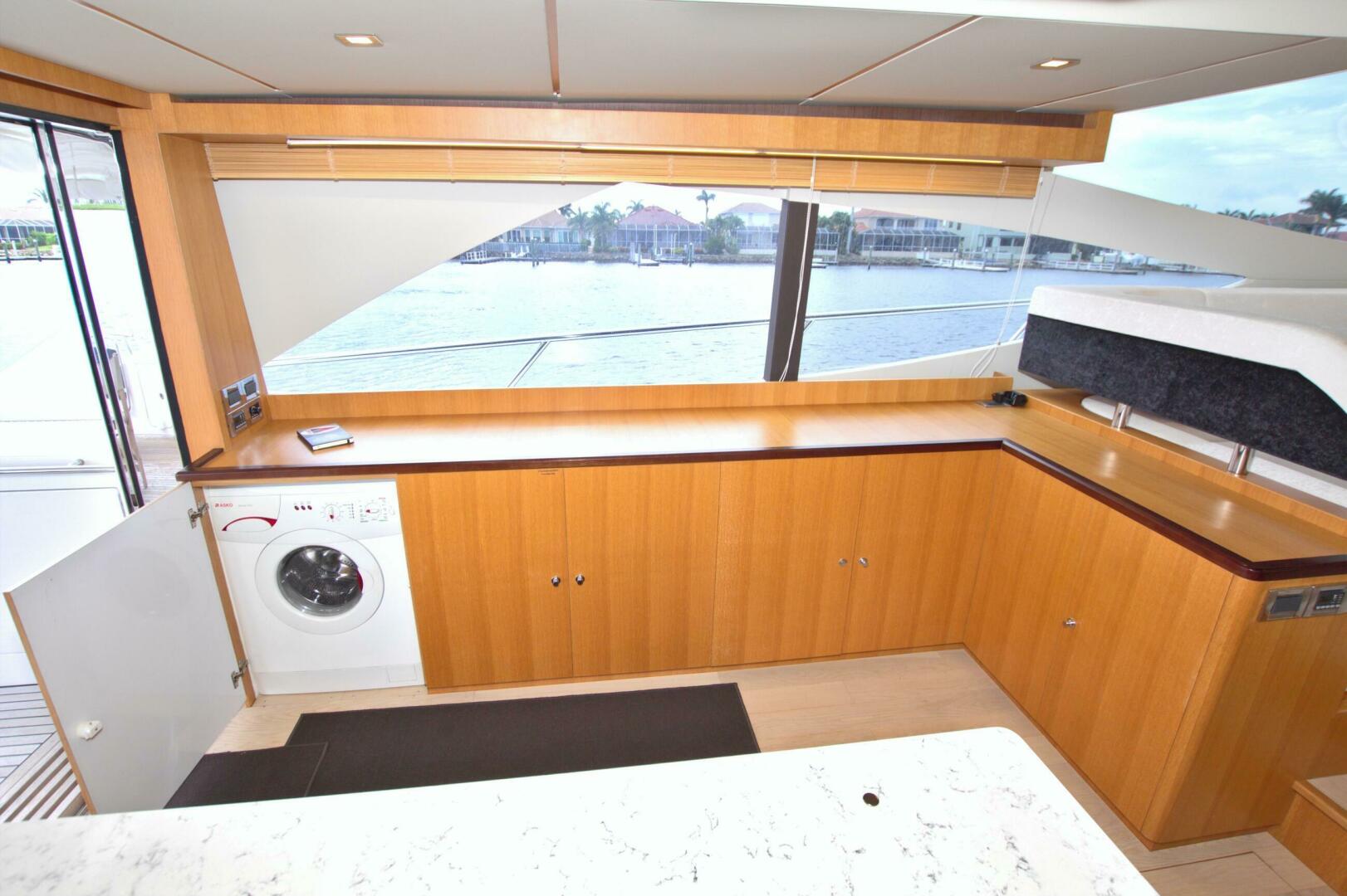 2015 Dyna Yachts 60 Pilothouse Motoryacht - Image 37