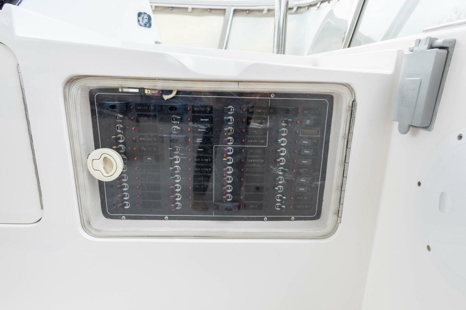 2005 Ocean Alexander Raised Pilothouse Flybridge Sedan - Image 27
