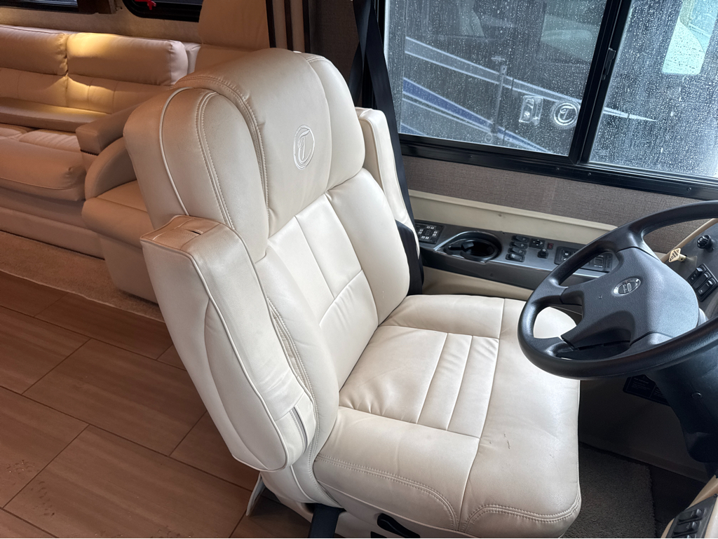 2018 TIFFIN ALLEGRO RED 33AA - Image 10