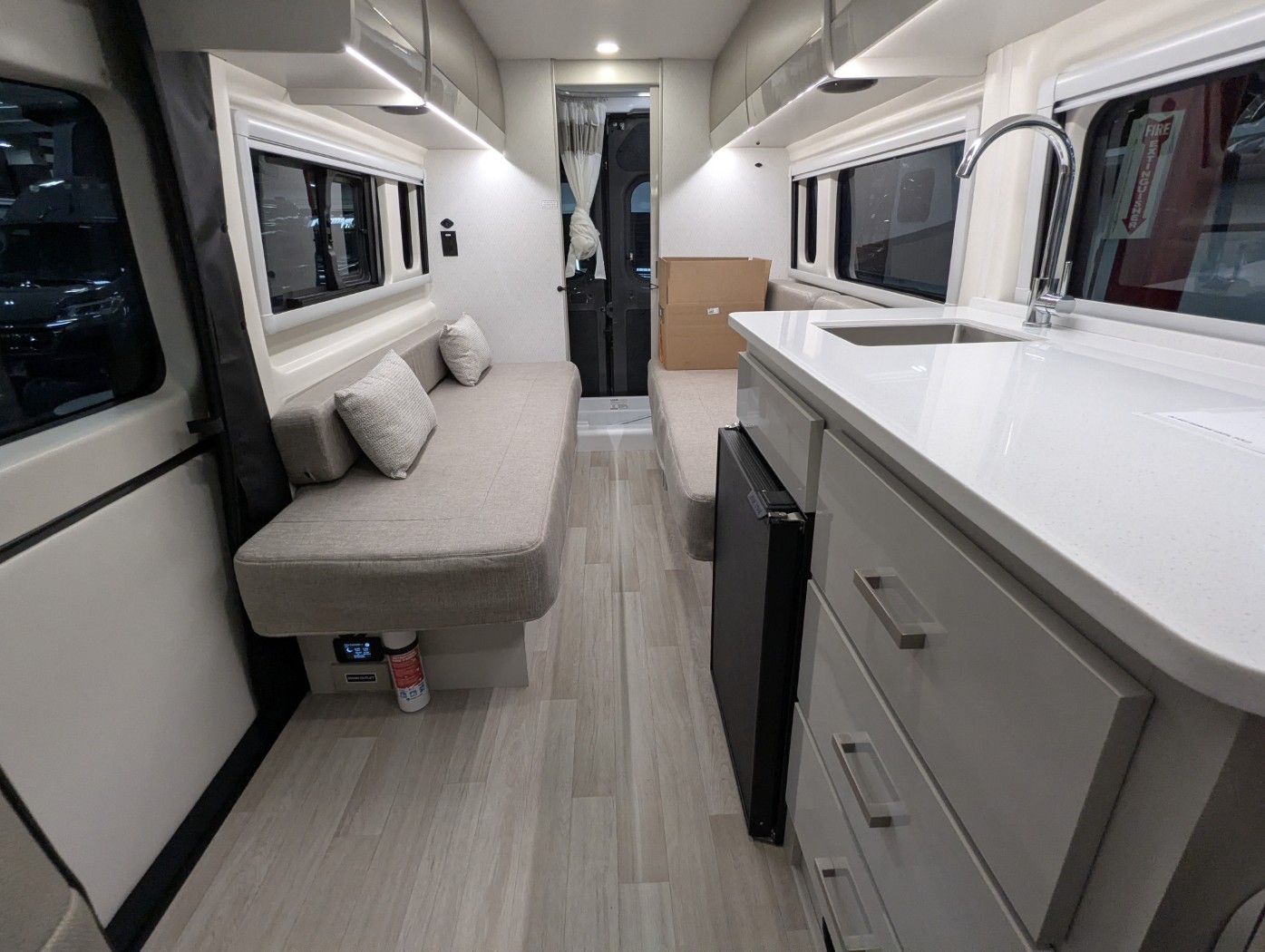 2027 Thor Motor Coach Tellaro 20L - Image 23
