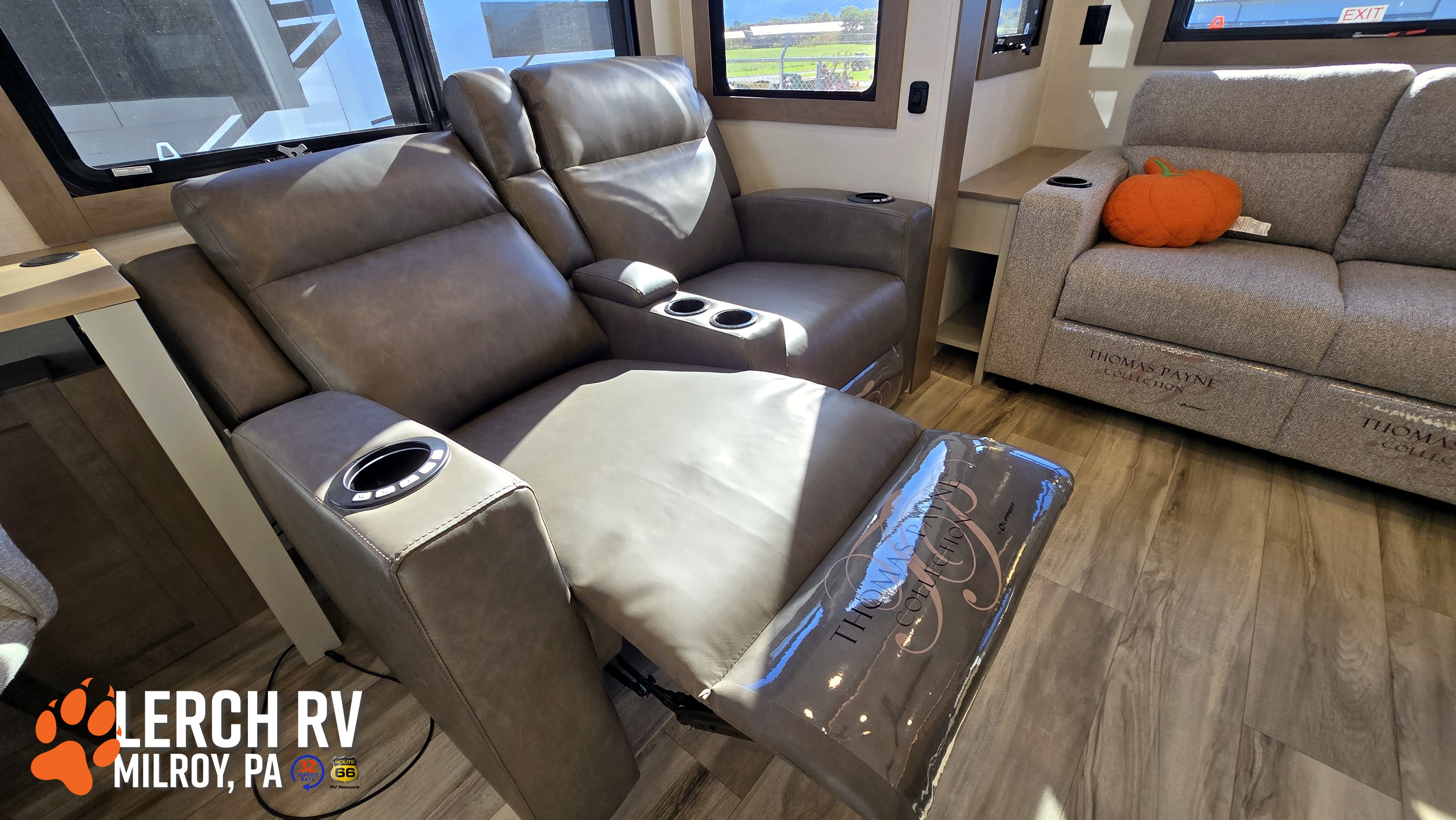 2027 KZ RV Durango Gold G310RLQ - Image 21