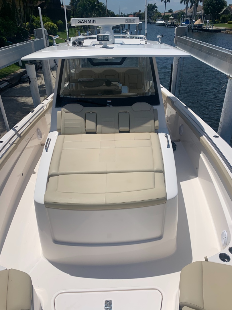 2017 Pursuit S 408 - Image 7