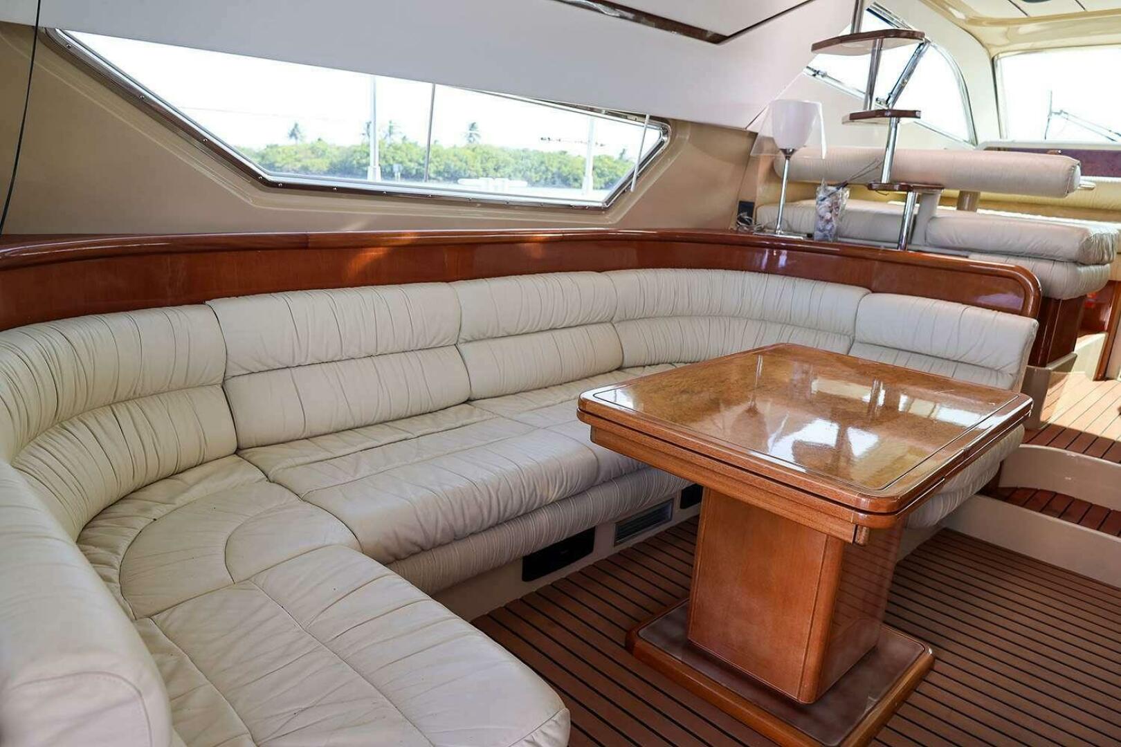1998 Ferretti Yachts 55 Motor Yacht - Image 15