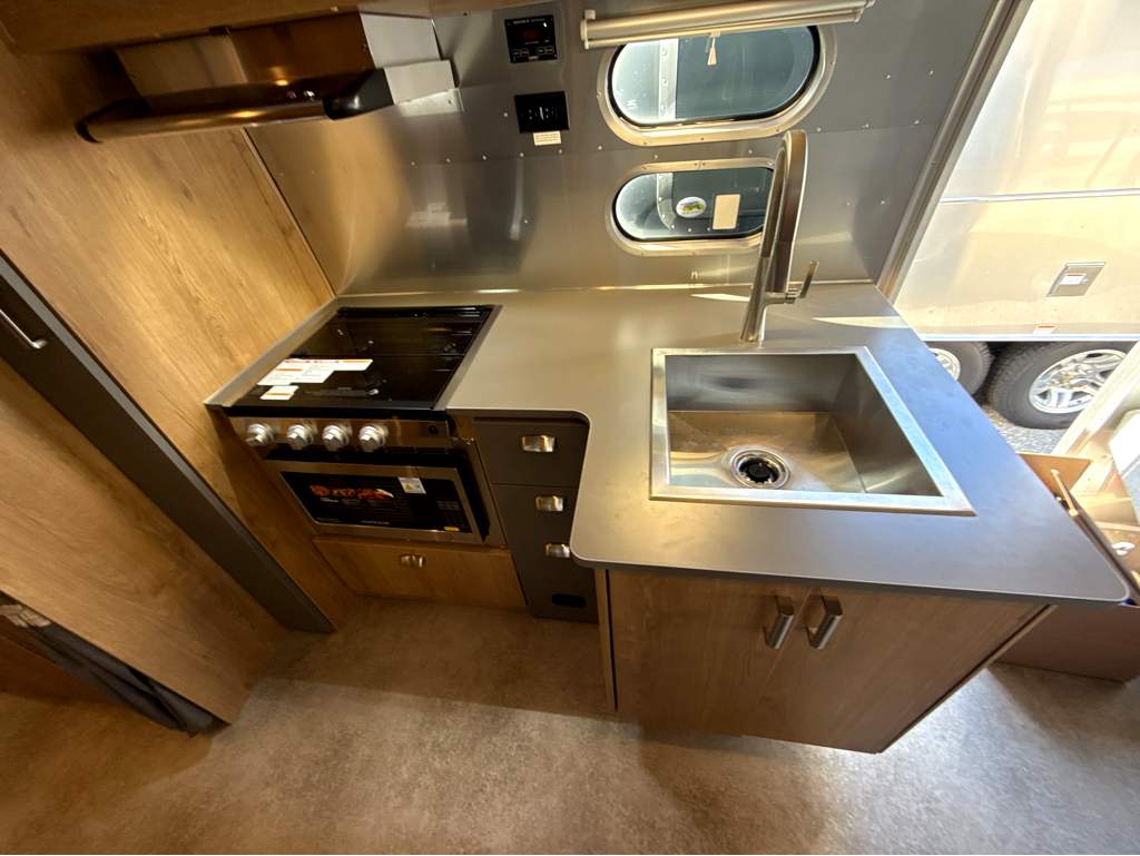 2026 AIRSTREAM TRADE WIND 25FBT - Image 17