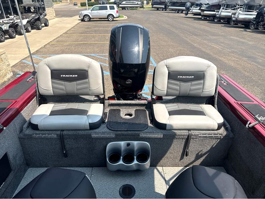 2018 Tracker Targa V18 - Image 8