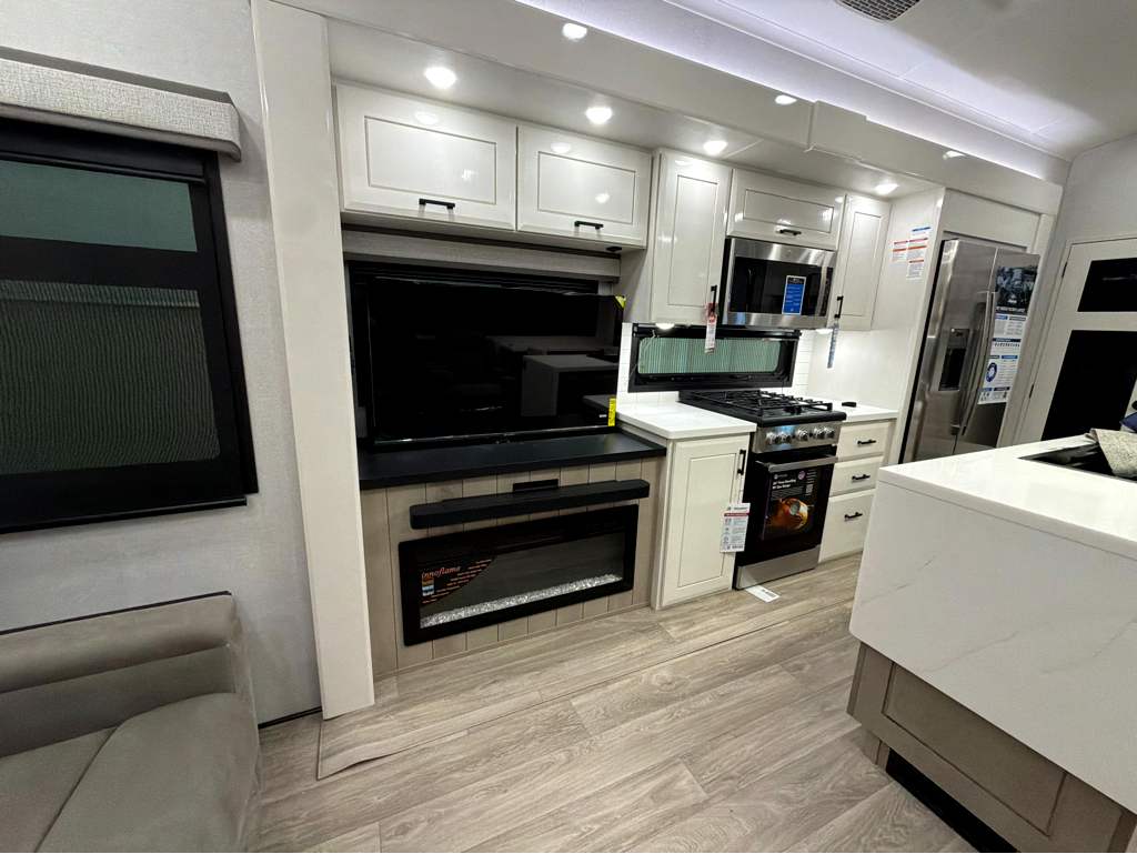 2027 JAYCO PINNACLE 32RLTS - Image 19