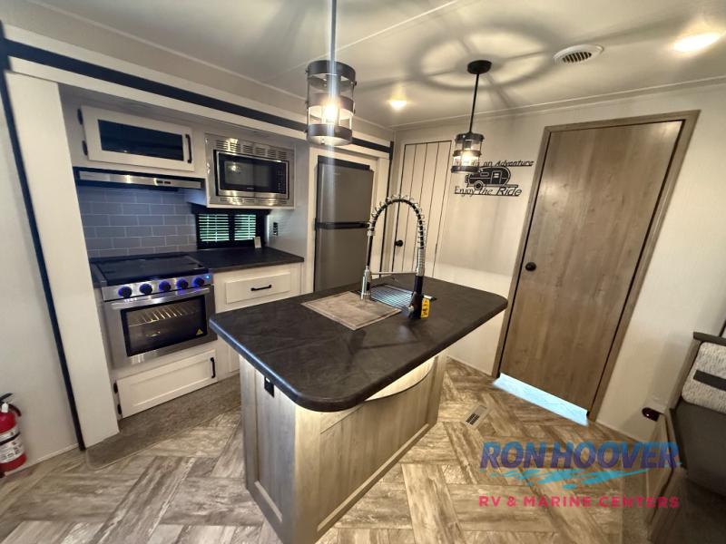 2023 Palomino Puma 32BHFS - Image 8