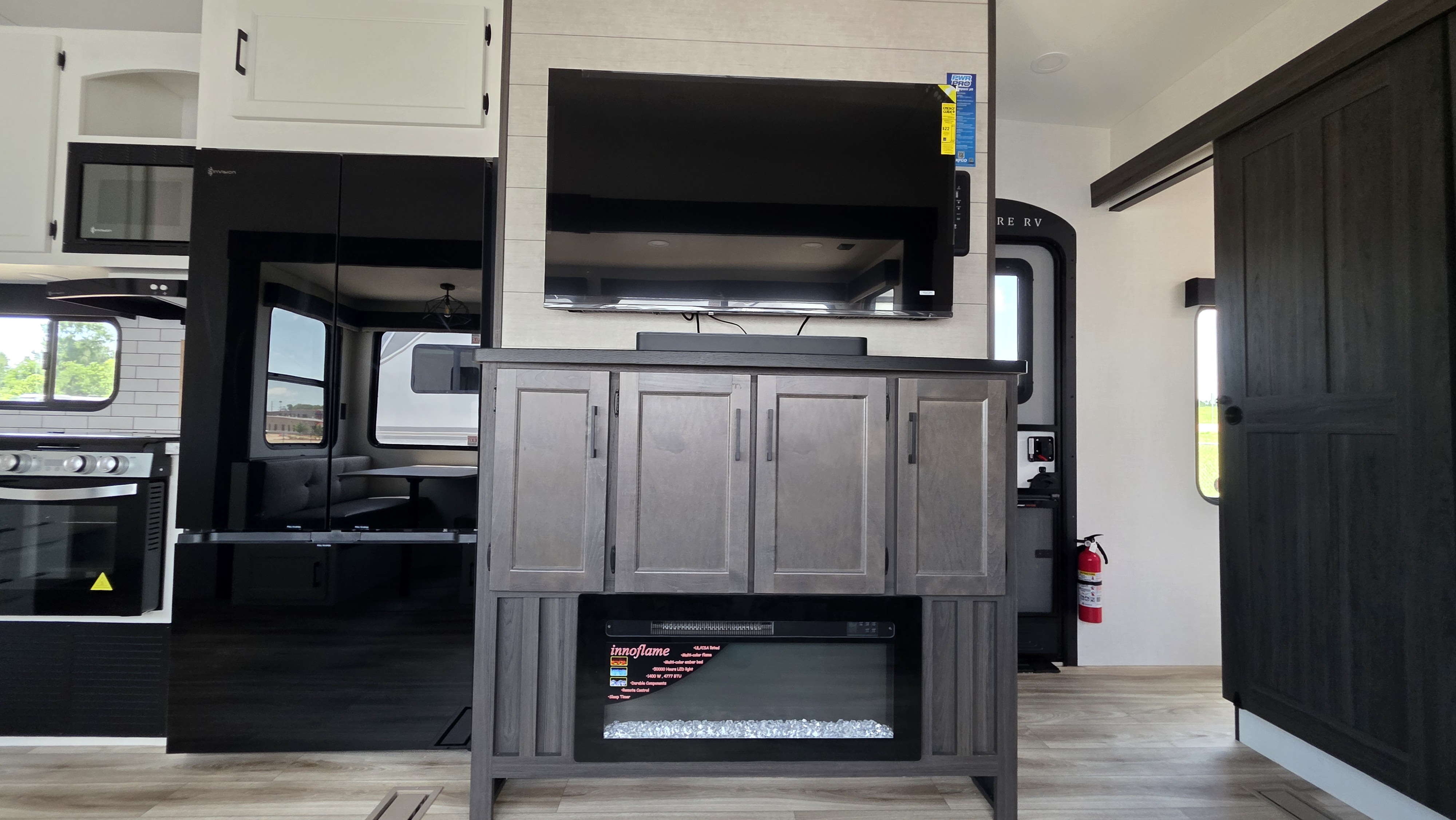 2027 VENTURE RV SPORTTREK 312VTB - Image 28