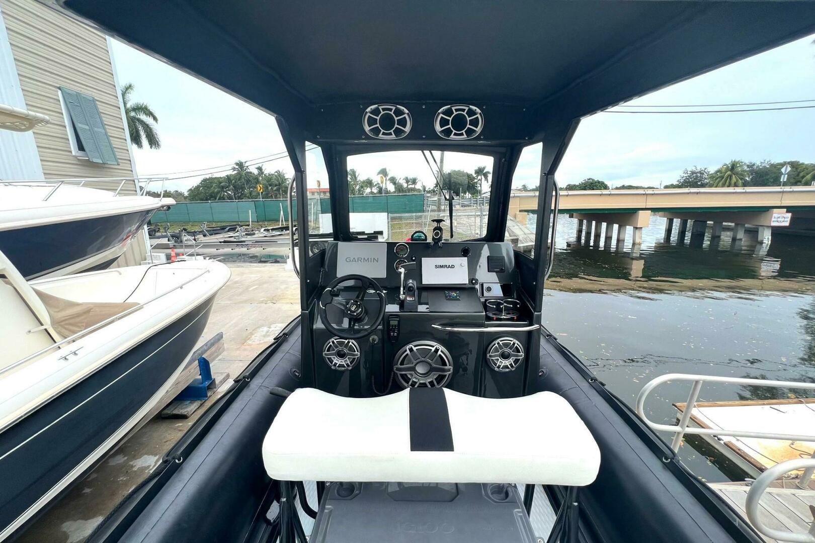 2014 Zodiac Milpro Hurricane Custom - Image 10