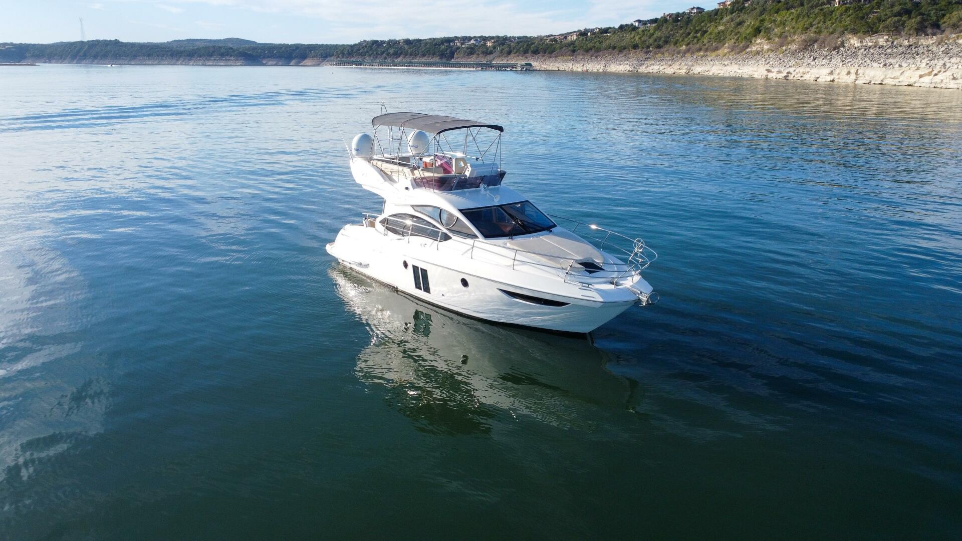 2013 Azimut 40 Flybridge - Image 4