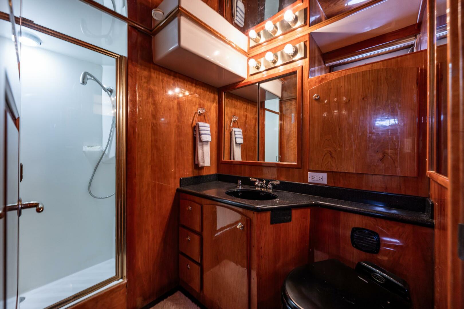 2001 Navigator 61 Pilothouse - Image 28