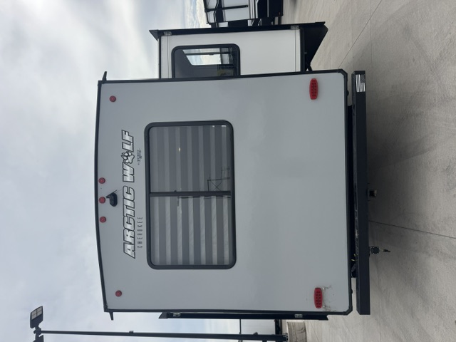 2022 Forest River Cherokee Arctic Wolf 3880 SUITE - Image 4