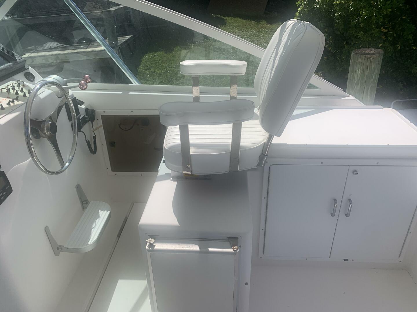 2002 Cabo 35 Express - Image 5