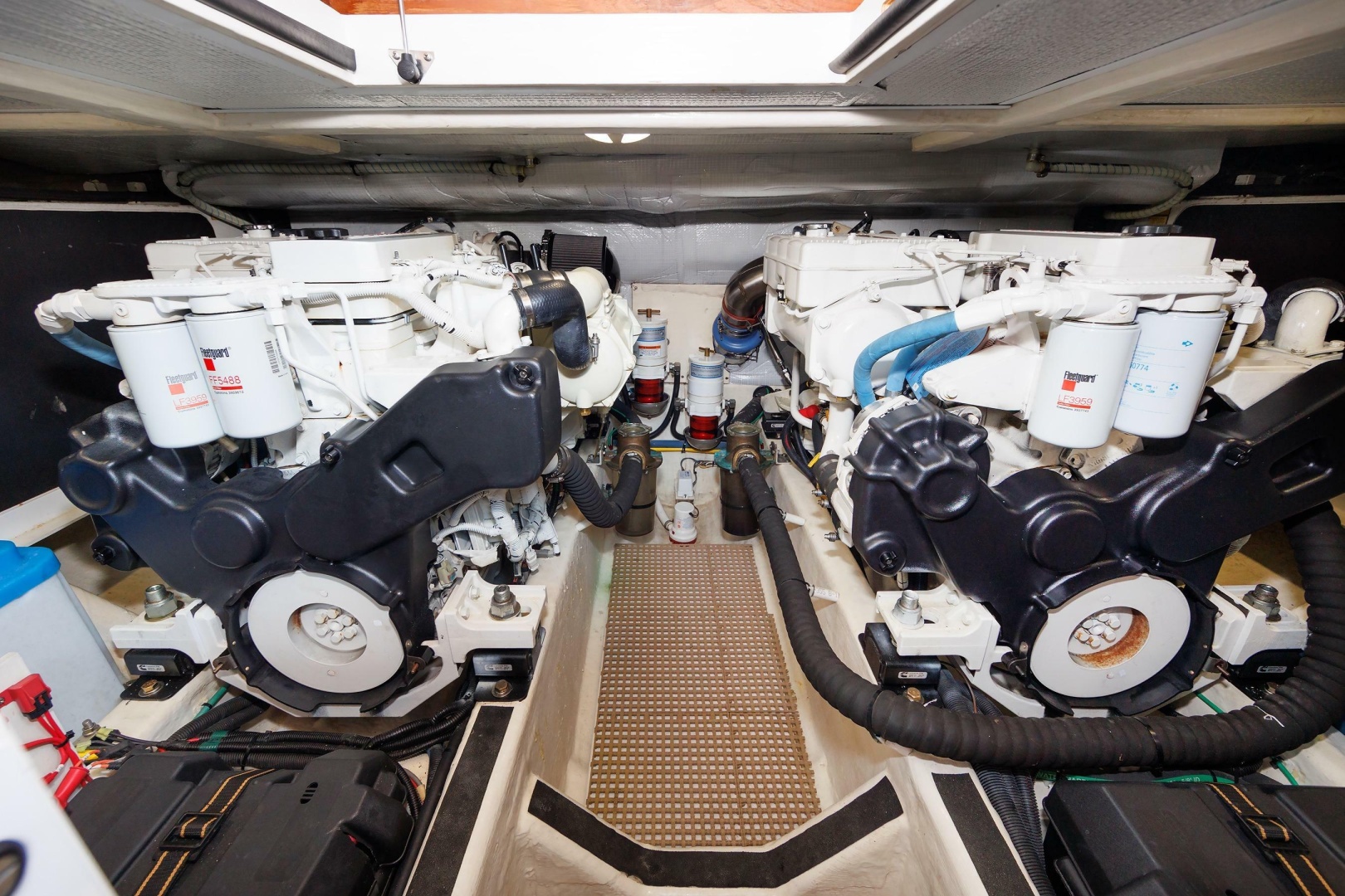 2016 Sabre 42 Fly Bridge Sedan - Image 35