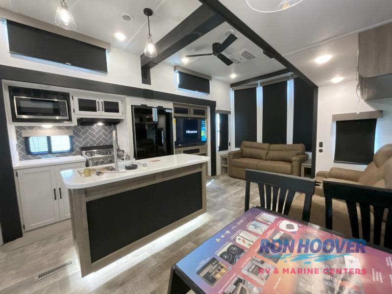 2026 PALOMINO 402LFT - Image 6