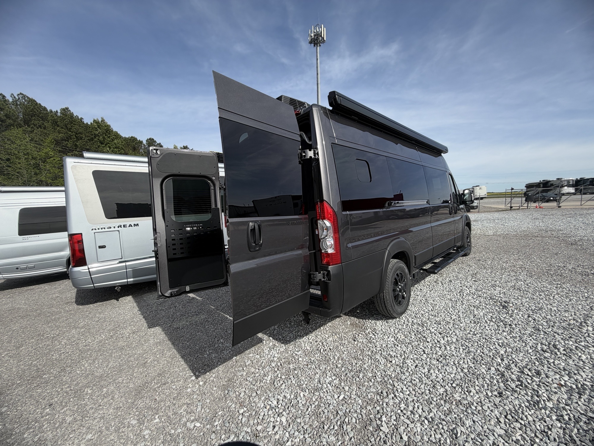2026 AIRSTREAM RANGELINE POPTOP - Image 10