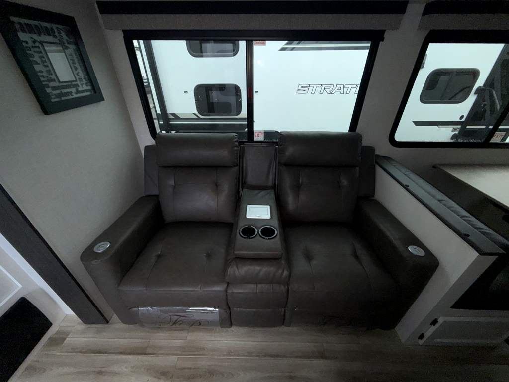 2026 VENTURE RV STRATUS 261VRB - Image 15