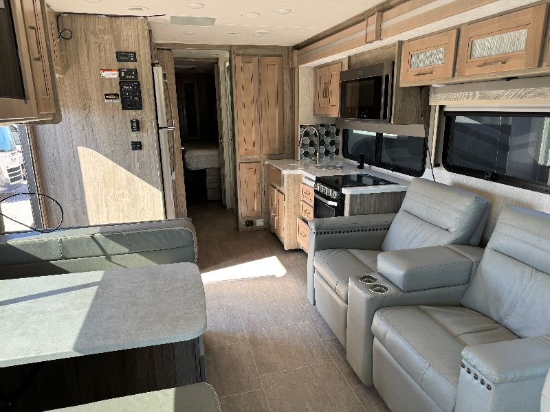 2021 Coachmen Sportscoach SRS 339DS - Image 5