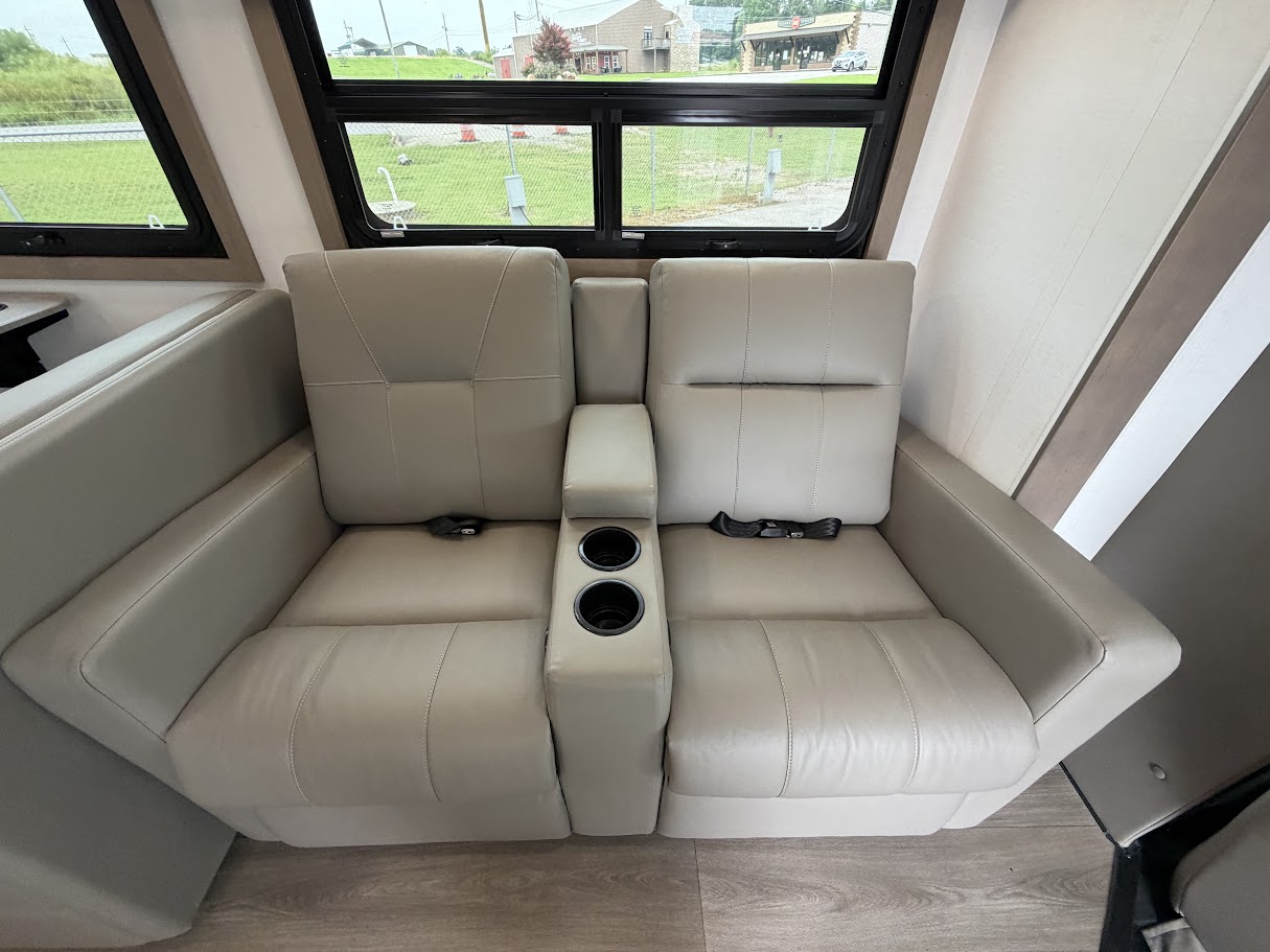 2027 JAYCO GREYHAWK 29MV - Image 20