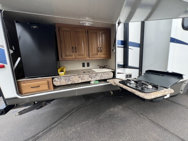 2014 Keystone Outback 323BH - Image 10