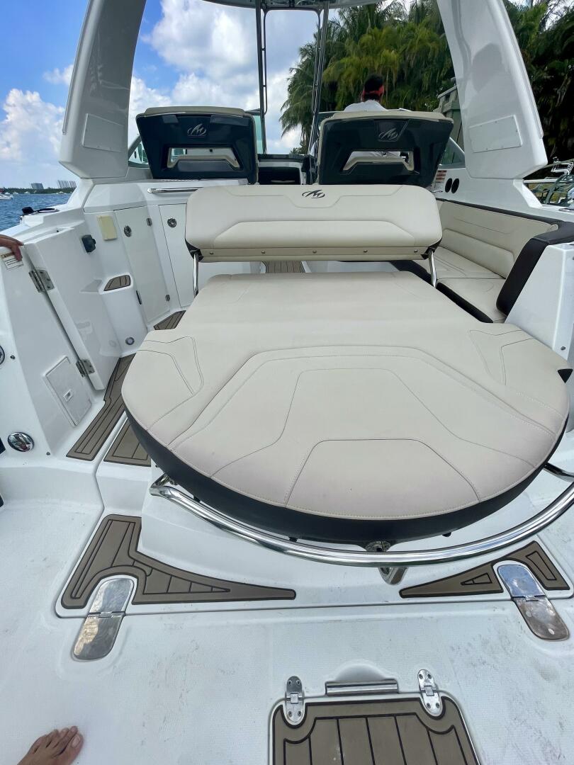 2016 Monterey 335 Sport Yacht - Image 13