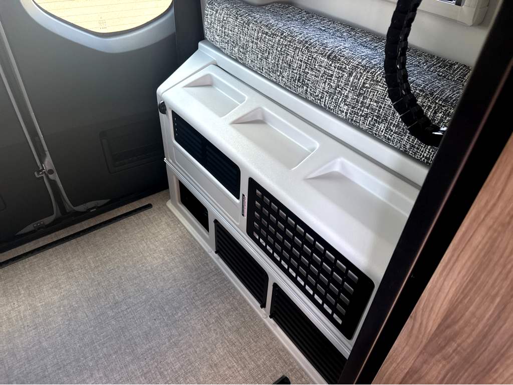 2027 Tiffin GH1 - Image 24