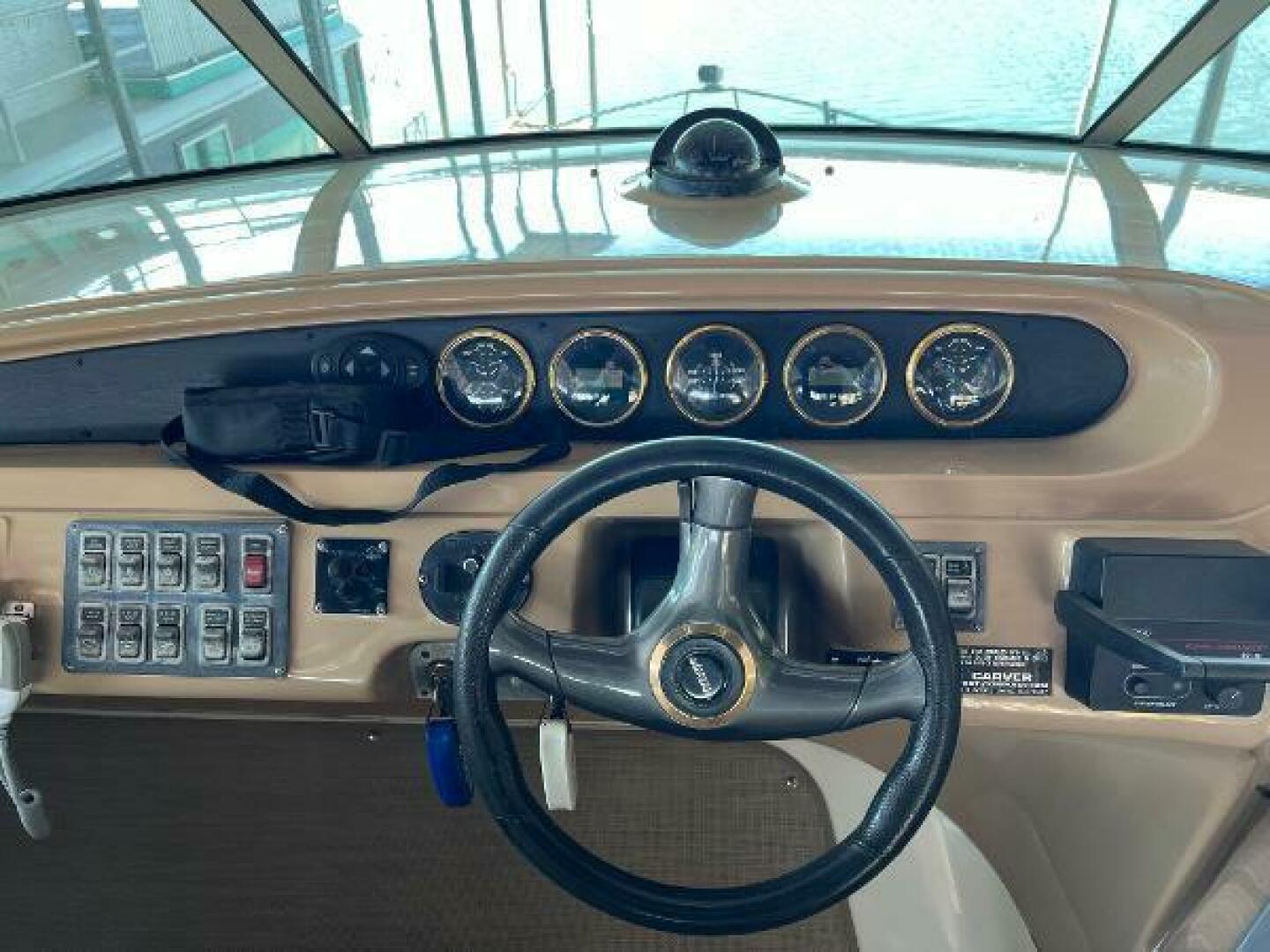 2001 Carver 450 Voyager Pilothouse - Image 24