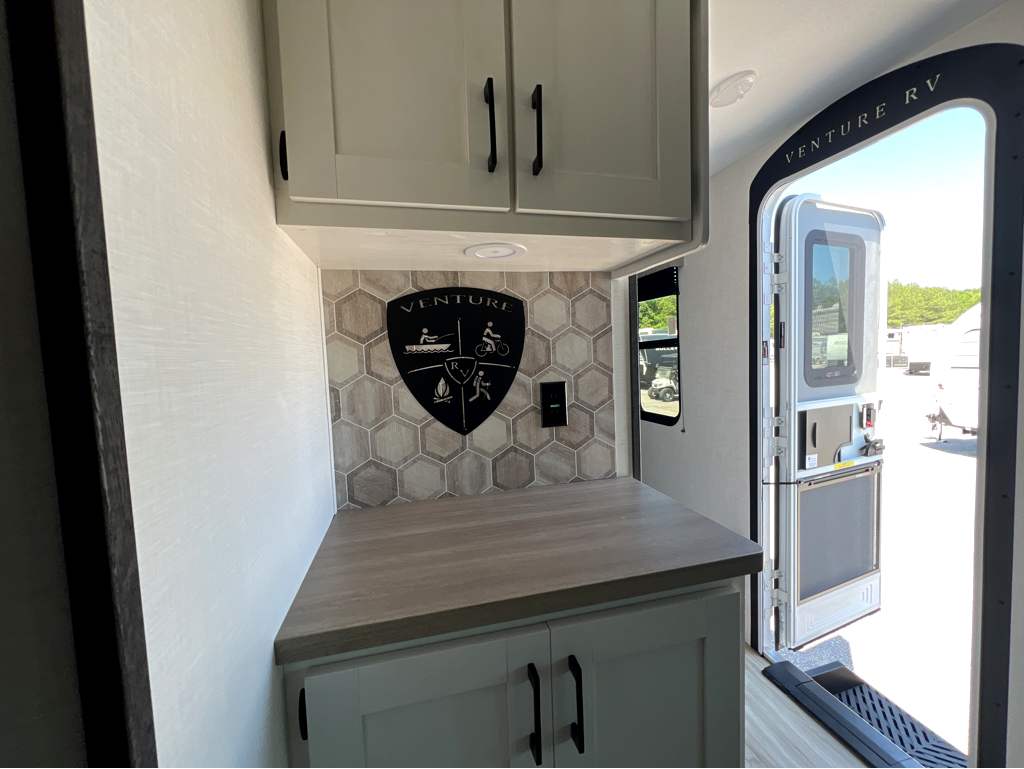 2026 VENTURE RV SIENNA 293VIK - Image 18