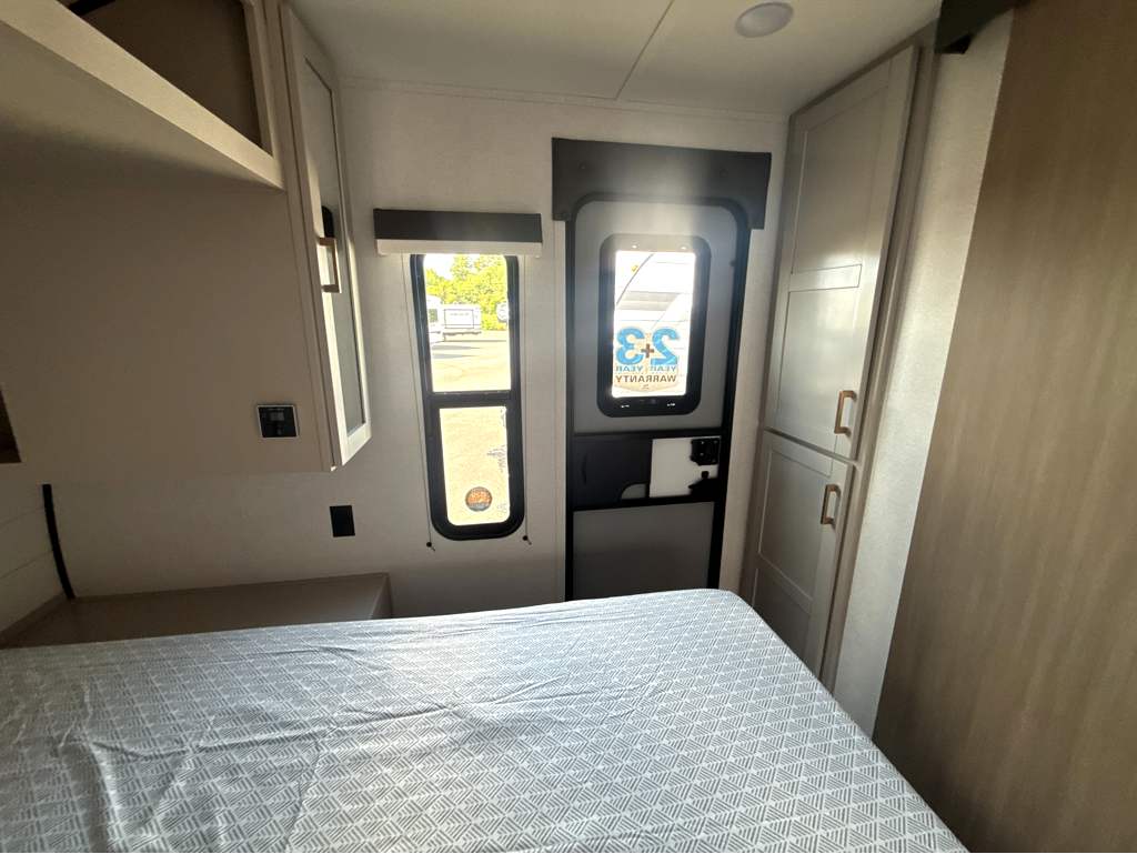 2027 JAYCO JAY FLIGHT 335BHS - Image 24