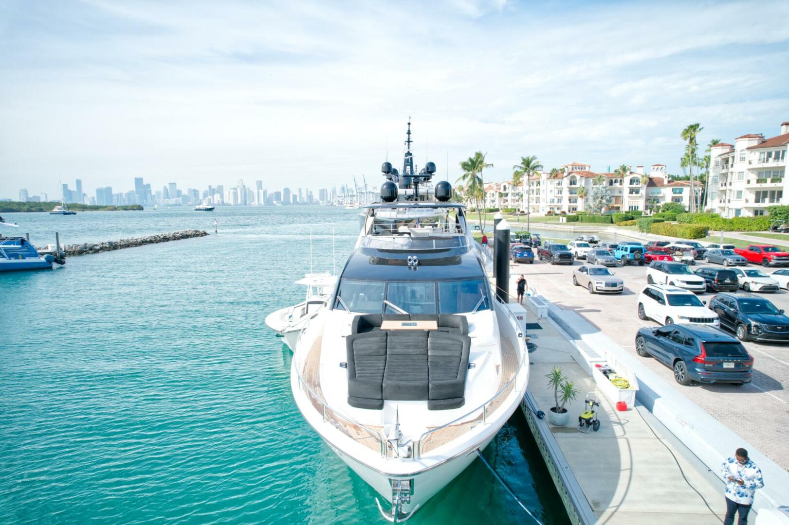 2018 Sunseeker 86 Yacht - Image 3