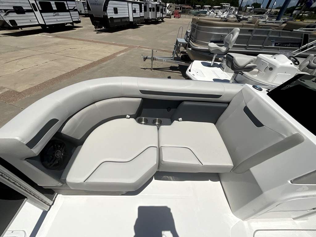 2027 HURRICANE 2027 FUNDECK 2260 REF - Image 15